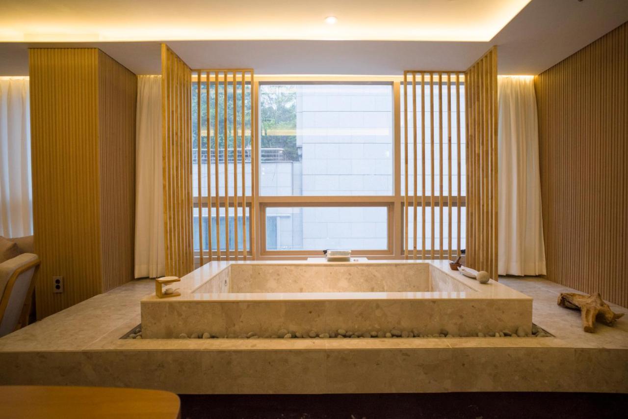 Uh Suite The Myeongdong Seul Dış mekan fotoğraf