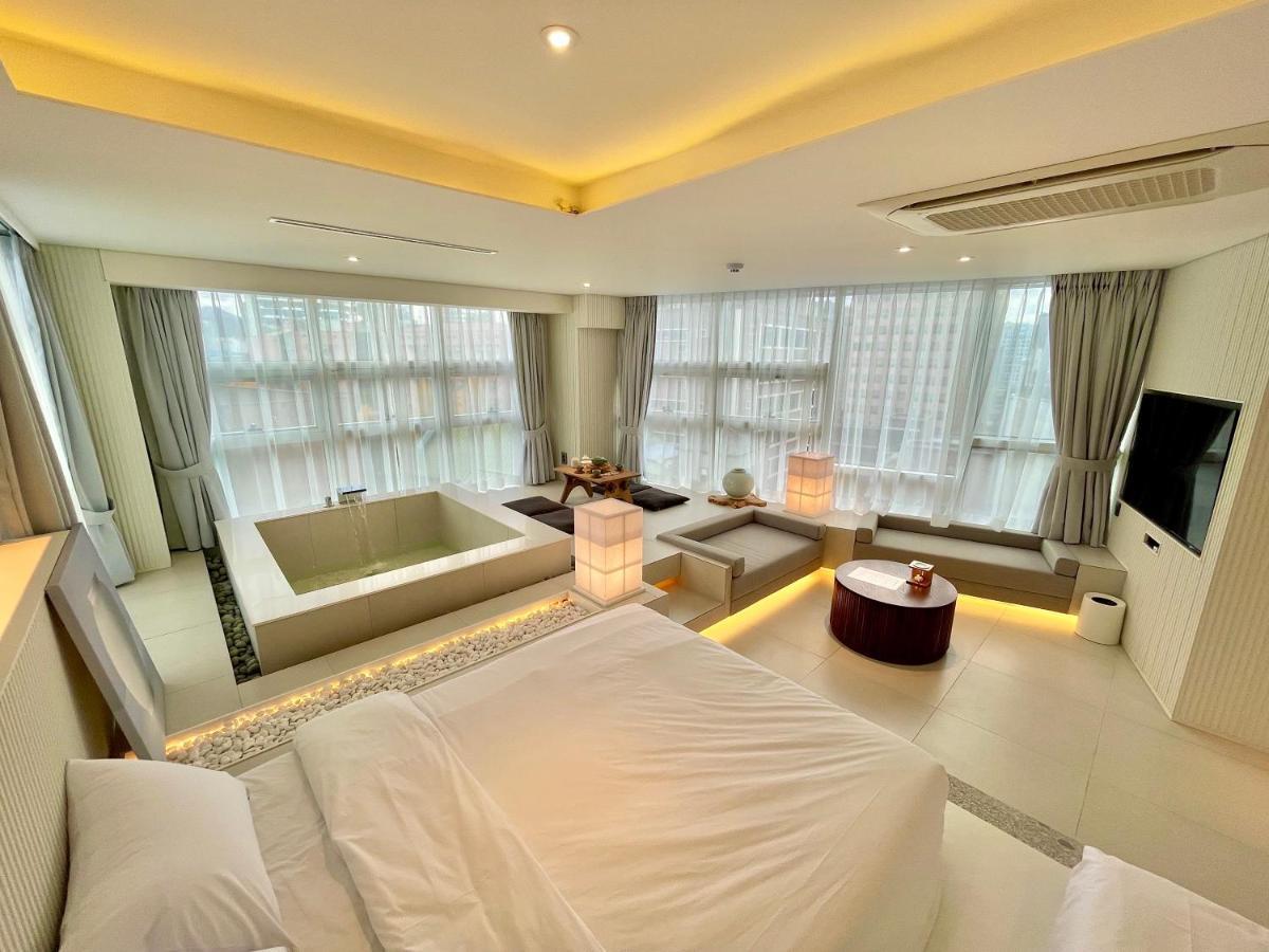Uh Suite The Myeongdong Seul Dış mekan fotoğraf